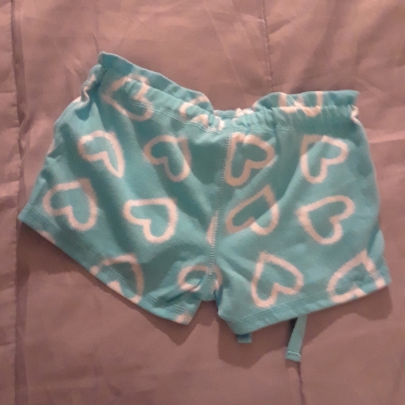 Size 6/7 girl heart stretchy waist shorts - Picture 6 of 8